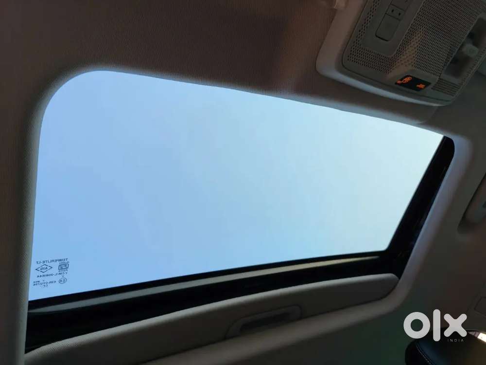 Punch Top Model With Sunroof