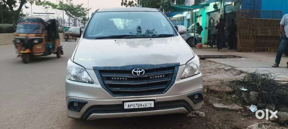 Toyota Innova Hycross Diesel 2013