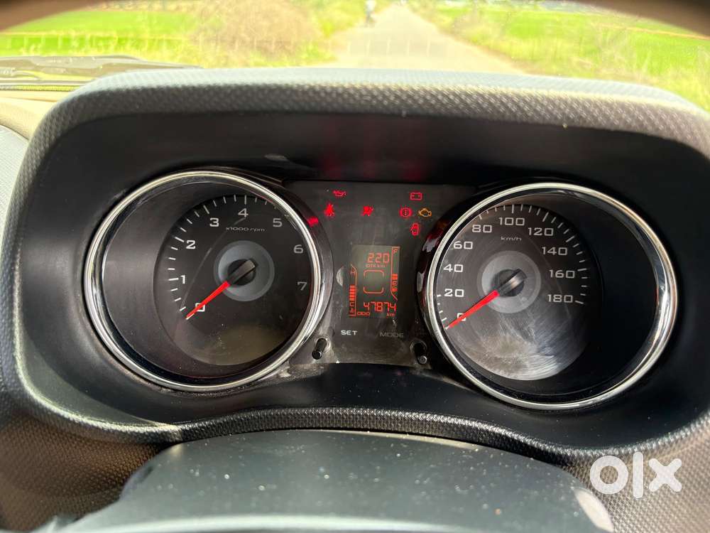 Mahindra Tuv 300 T10, 2018, Diesel