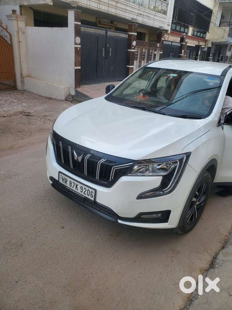 Mahindra Xuv700 2.0 Mx Petrol Mt 5 Str, 2023, Petrol