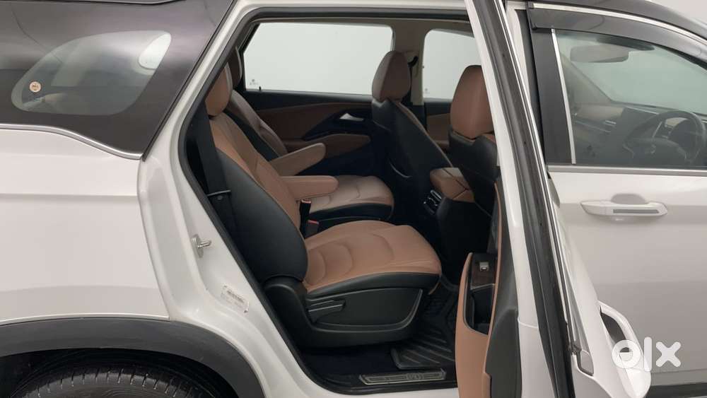 Mg Hector Plus Savvy Pro 1.5 Turbo Petrol Cvt 6 Str, 2023, Petrol