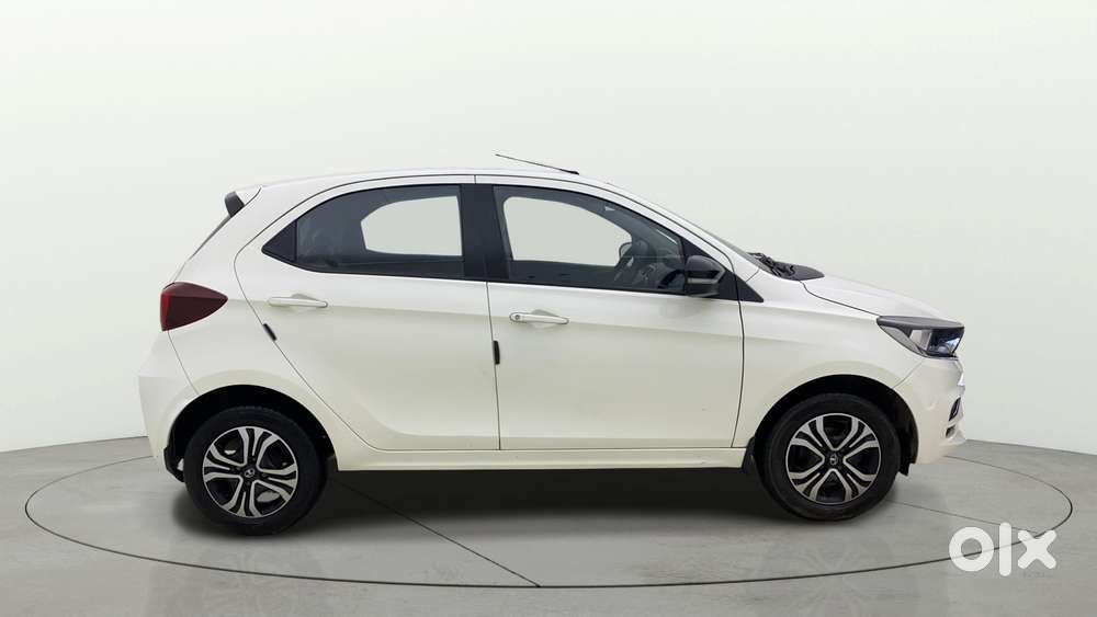 Tata Tiago 1.2 Revotron Xta, 2023, Petrol