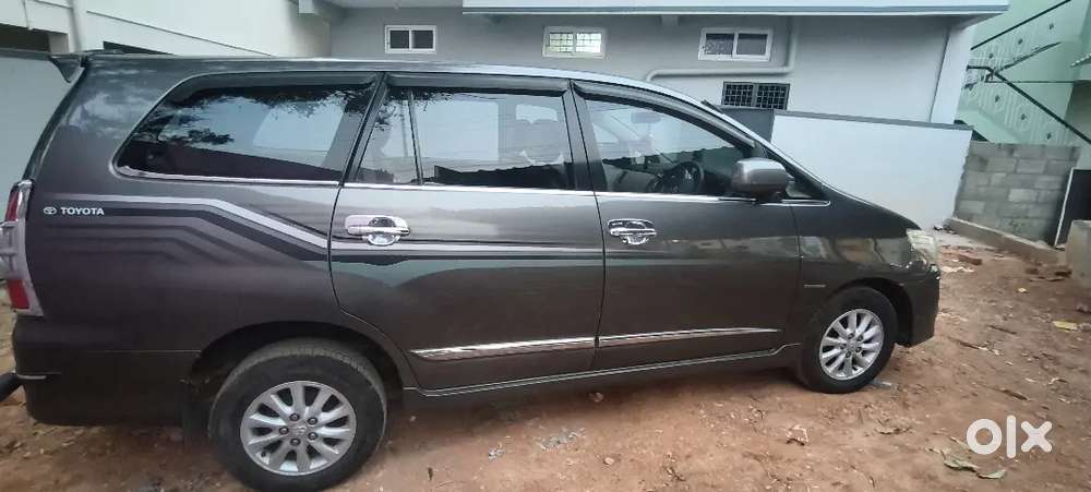 Toyota Innova 2014 Diesel Well Maintained Company Service History