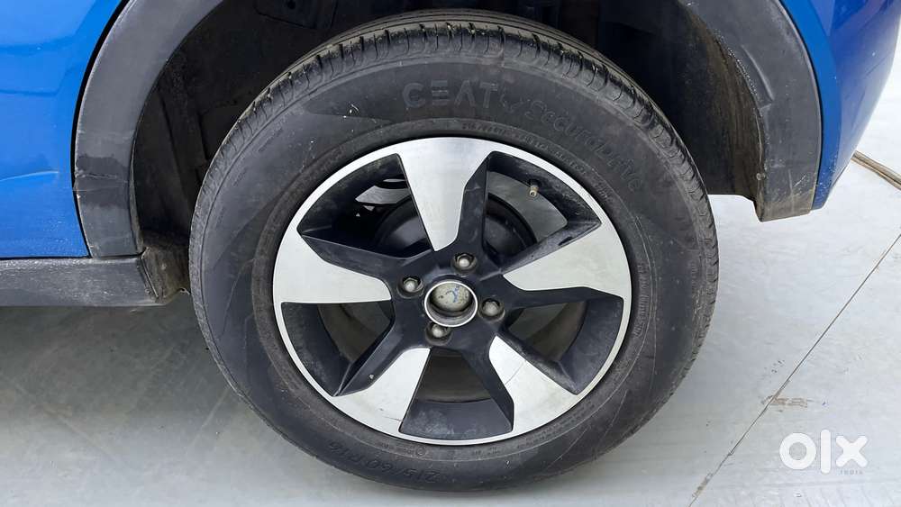 Tata Nexon 1.2 Revotron Xza Plus (l), 2019, Petrol