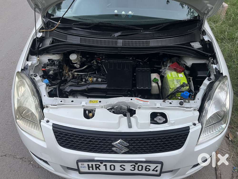 Maruti Suzuki Swift Vxi With Abs, 2011, Petrol