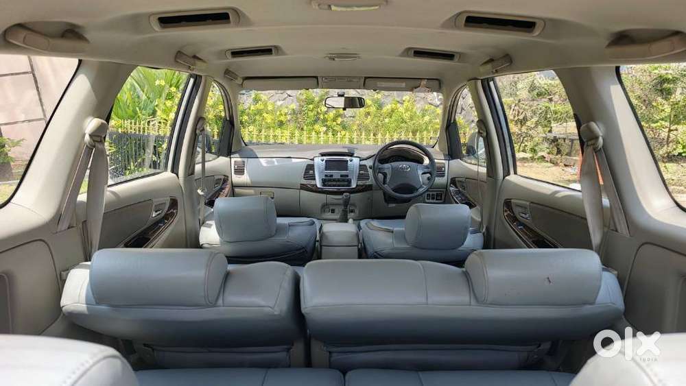 Toyota Innova 2.5 V 8 Str, 2012, Diesel