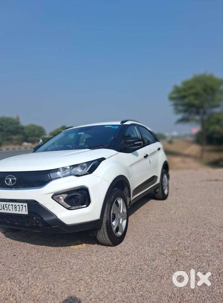 Tata Nexon 1.2 Revotron Xm (s), 2022, Petrol