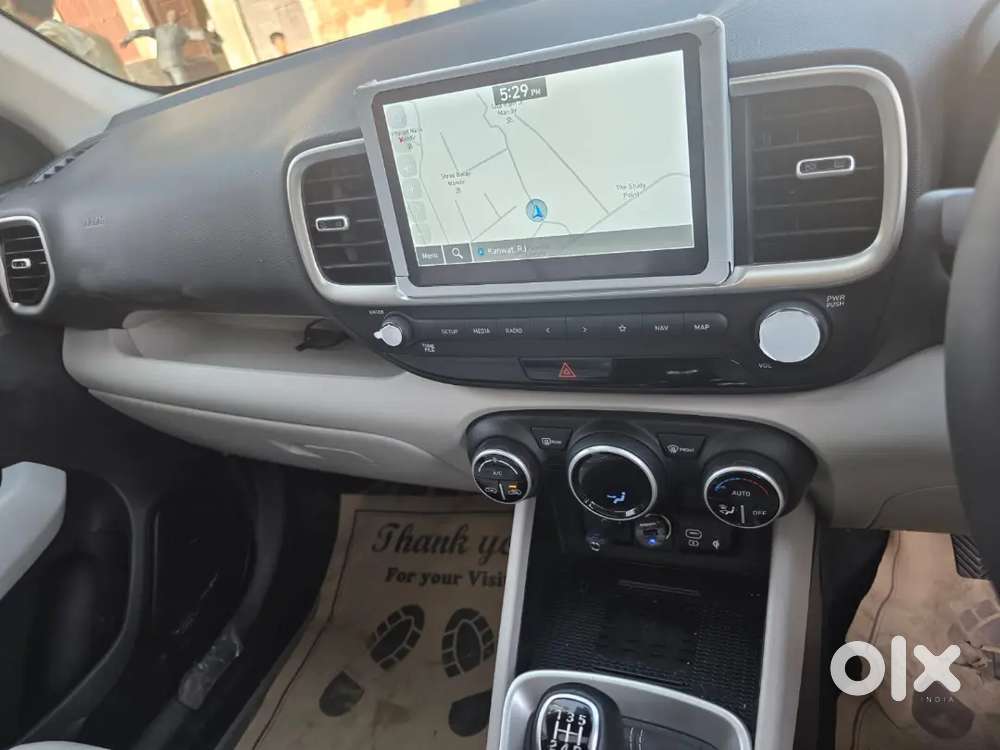 Hyundai Venue Petrol 2024 Manual