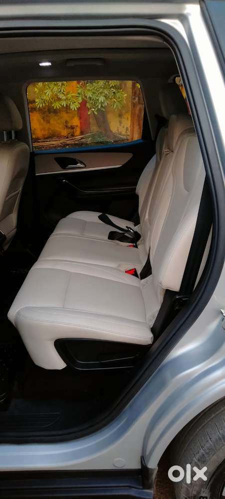 Mahindra Xuv700 2.2 Ax 5 Diesel At 7 Str, 2022, Diesel