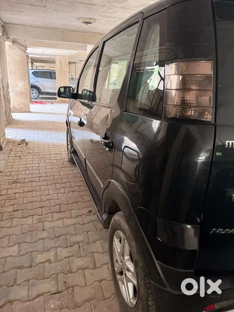 Mahindra Nuvosport 2016 Diesel Automatic Well Maintained