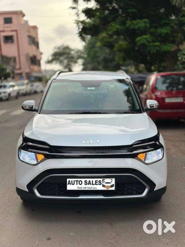 Kia Carens, 2023, Petrol