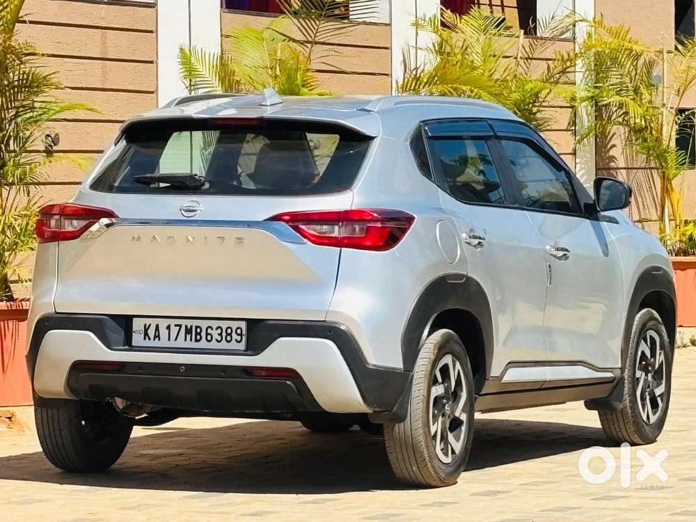Nissan Magnite 1.0 Xv Premium, 2023, Petrol
