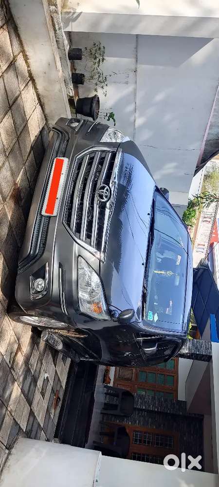 Toyota Innova 2.5 V 2014