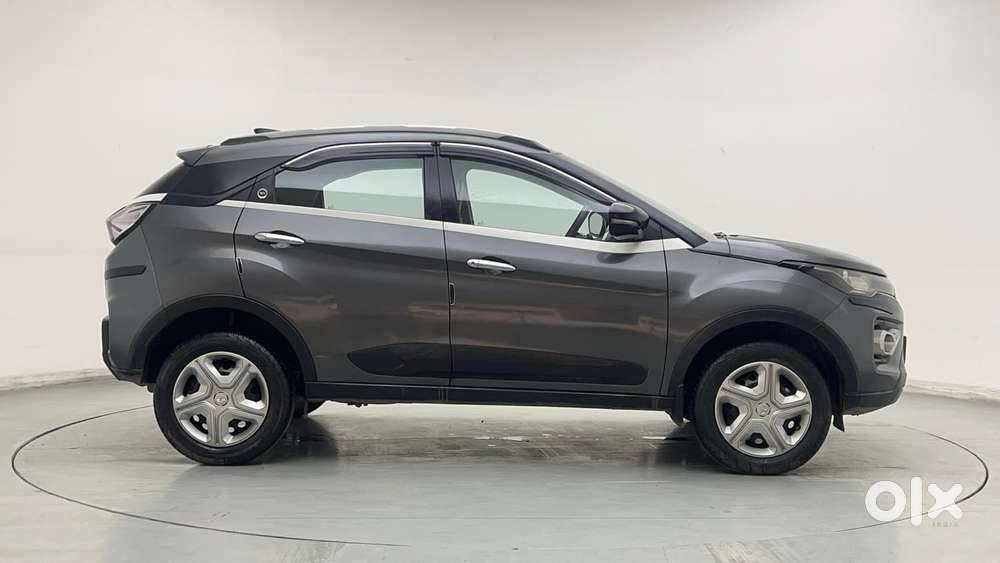 Tata Nexon 1.2 Revotron Xma Amt (s), 2023, Petrol