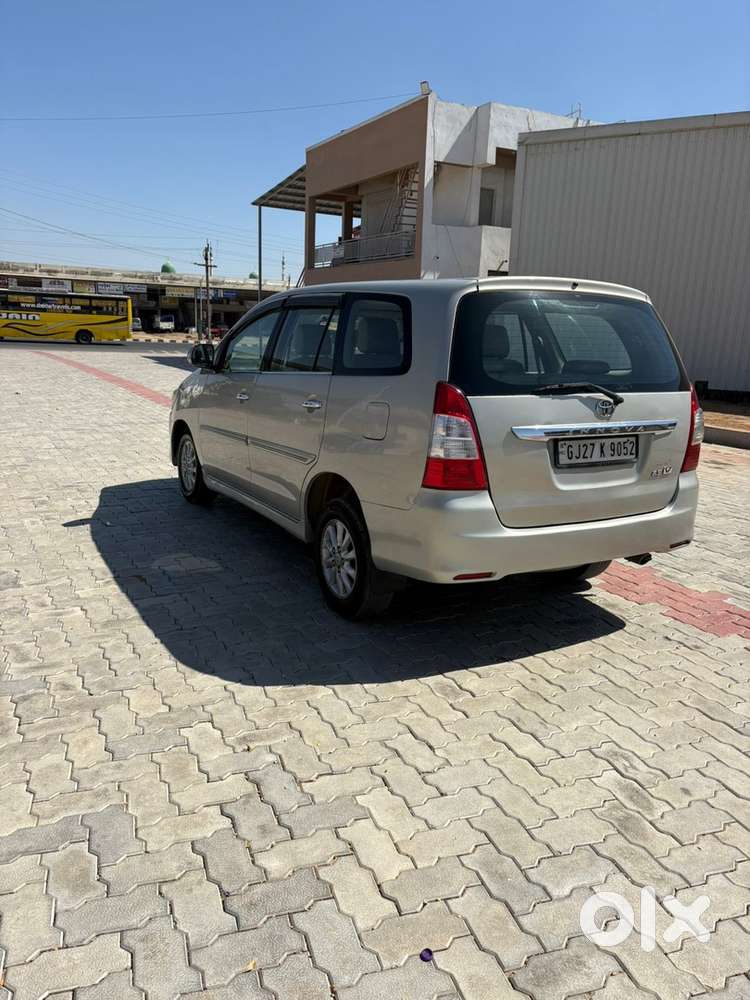 Toyota Innova 2012