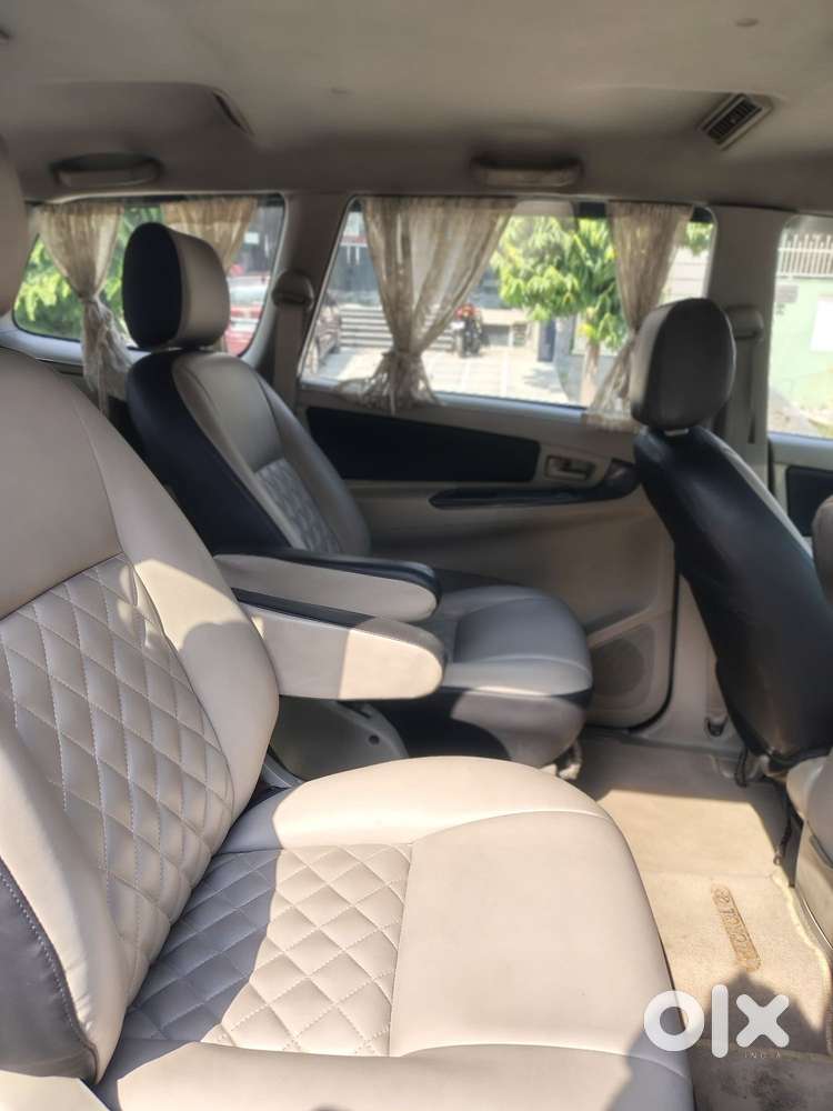 Toyota Innova 2.5 G (diesel) 7 Seater Bs Iv, 2014, Diesel