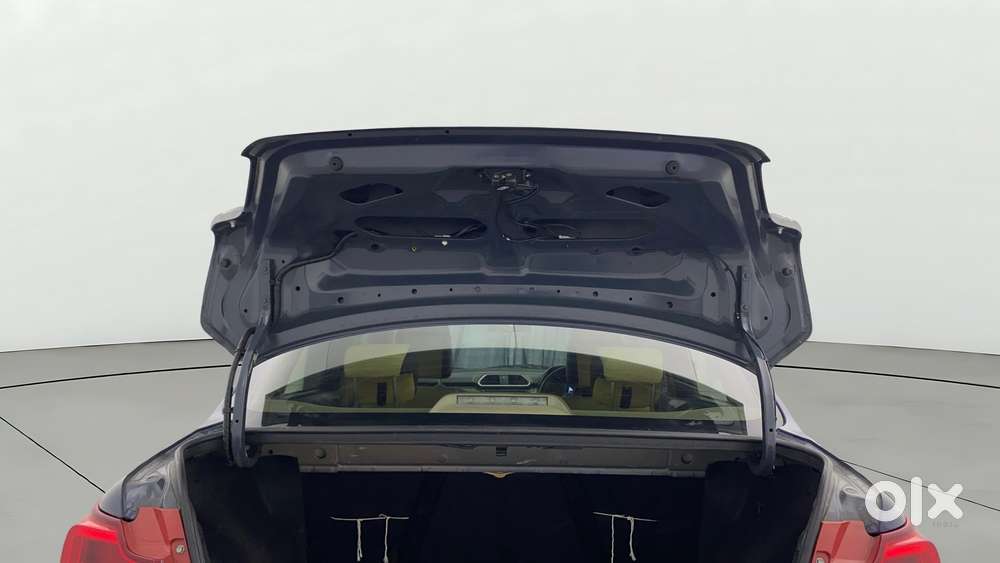 Maruti Suzuki Swift Dzire Zxi + Amt, 2022, Petrol