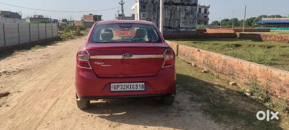 बिल्कुल अच्छा कंडीशनल गाड़ी है एक हाथ चली हुई है