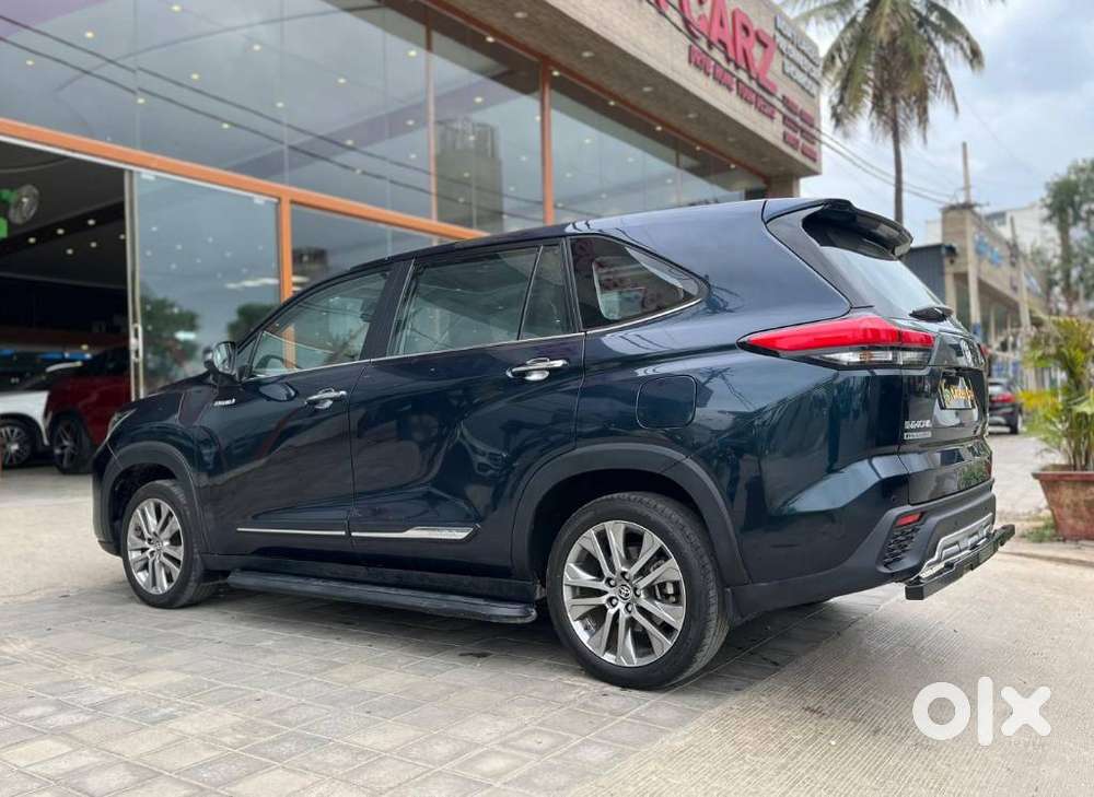 Toyota Innova Hycross 2.0 Zx (o) Hybrid 7 Str, 2023, Petrol
