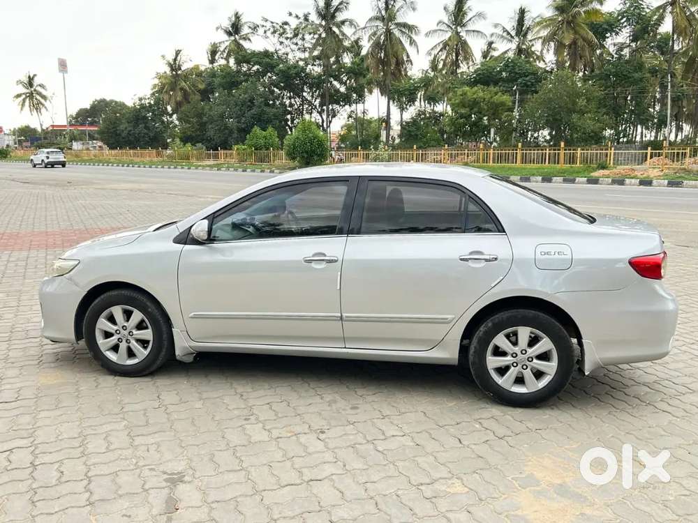 Toyota Corolla Altis 2013 Car