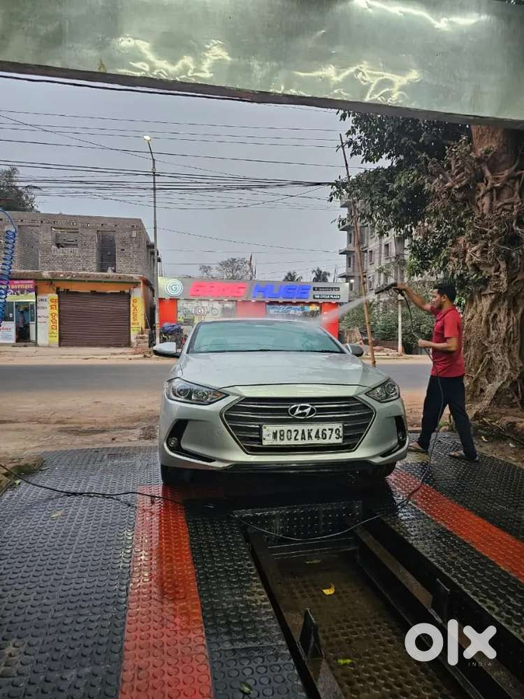 Hyundai New Elantra 2017 Petrol Well Maintained