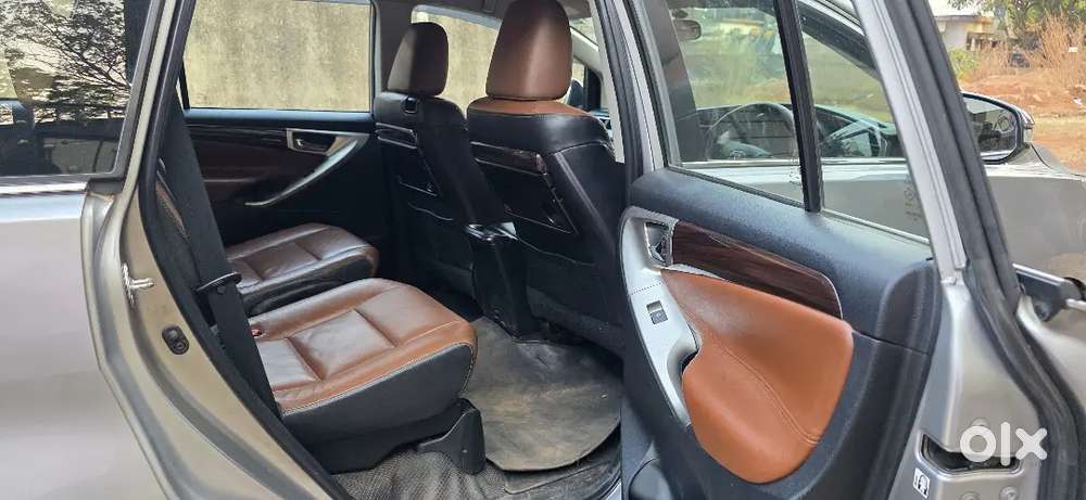 Toyota Innova Crysta 2017 Diesel Well Maintained