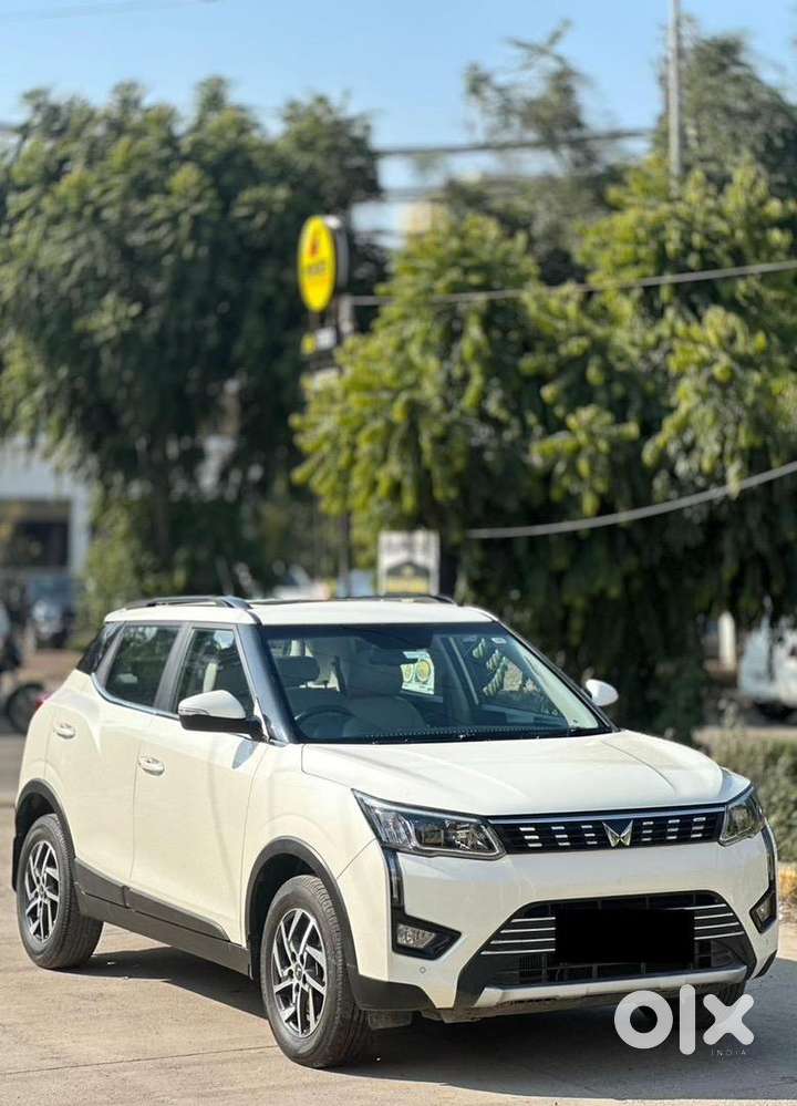 Mahindra Xuv300 2023 Diesel Well Maintained