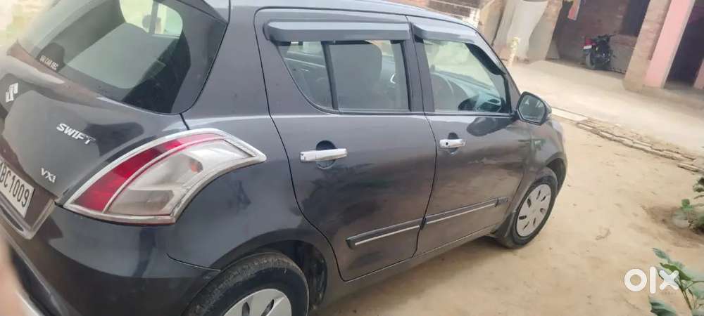 Maruti Suzuki Swift 1.2 Vxi Petrol 2015