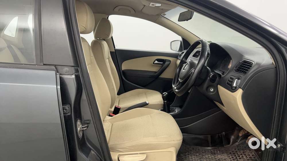 Volkswagen Polo Petrol Highline 1.2l, 2015, Petrol