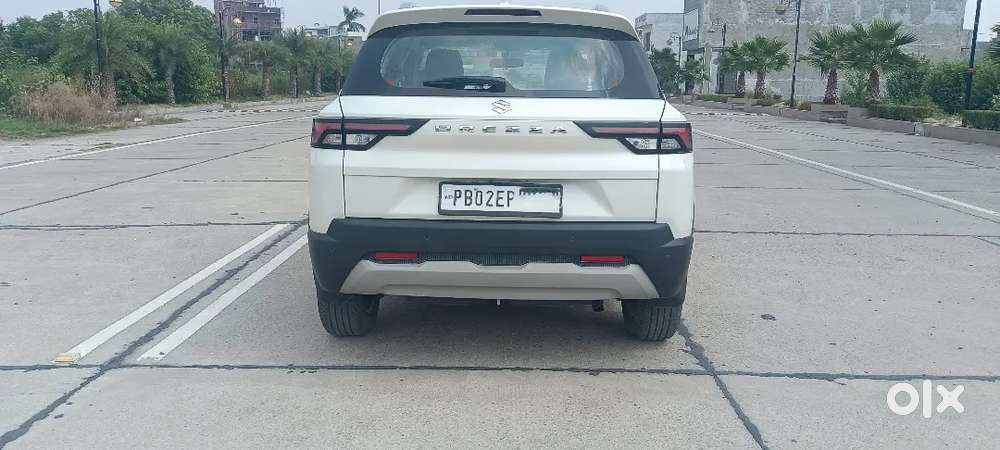 2023 Maruti Suzuki Brezza Zxi Sunroof