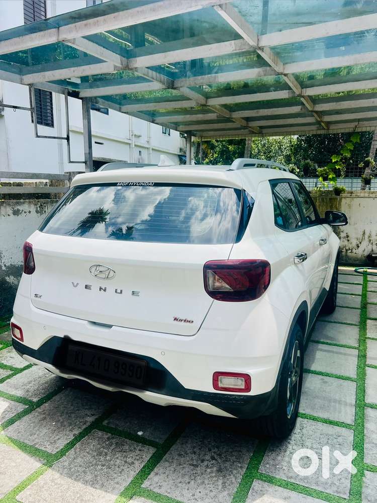 Hyundai Venue Petrol Manual 2019