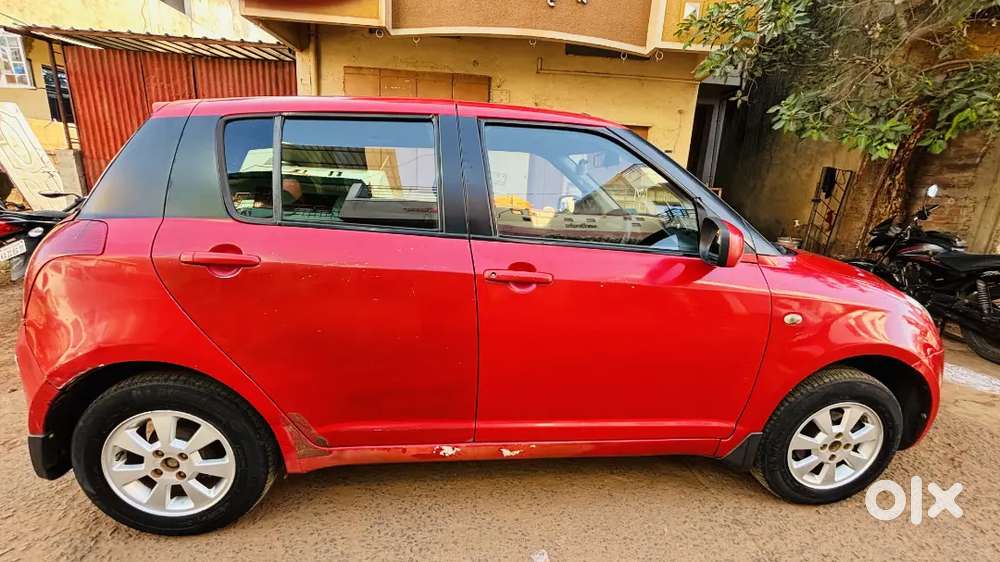 Maruti Suzuki Swift 2005 Petrol 136157 Km Driven