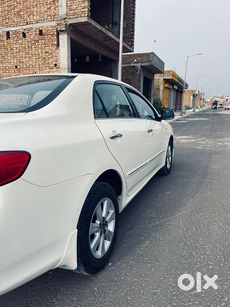 Toyota Corolla Altis [ ] 1.8 Vl At, 2011, Petrol