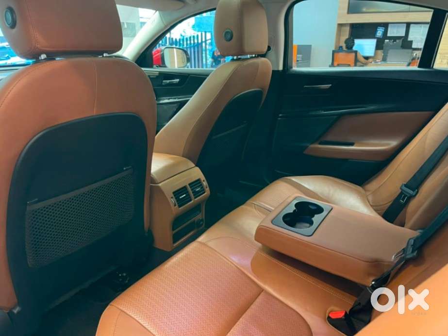 Jaguar Xe Portfolio, 2016, Petrol