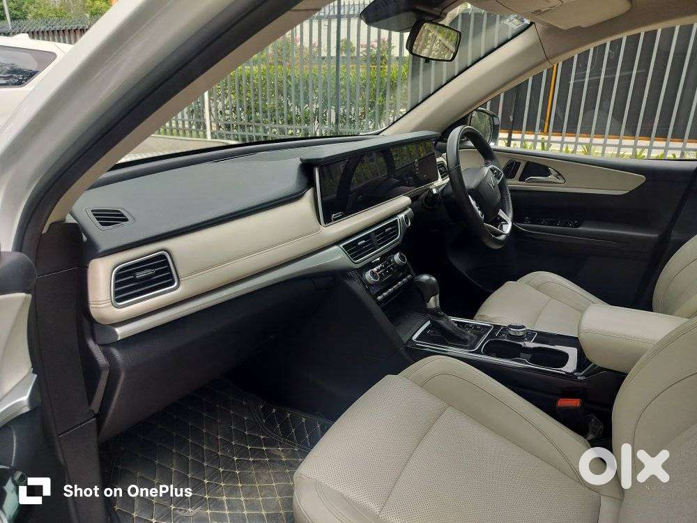 Mahindra Xuv700 2.2 Ax 7 Diesel At Luxury Pack Str, 2023, Petrol