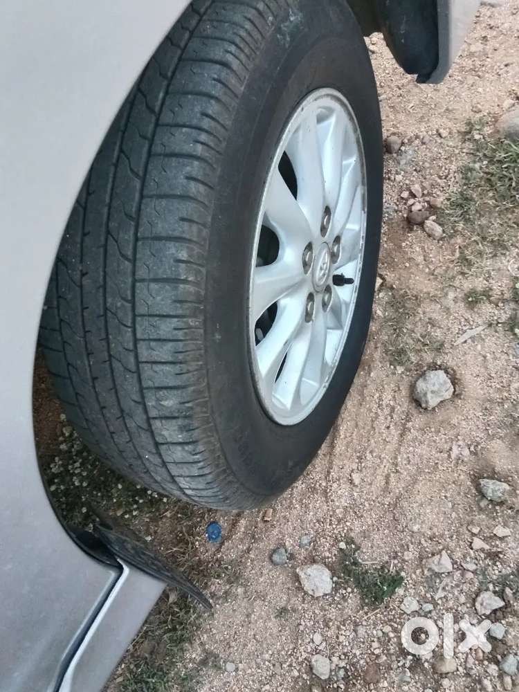 Toyota Innova 2.0 V 2012