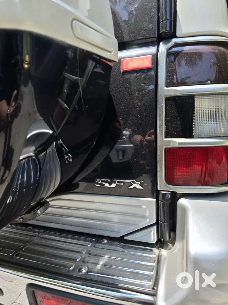 2011 Model Mitsubishi Pajero Sfx 4x4
