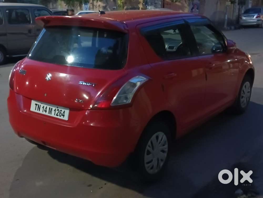 Maruti Suzuki Swift Vxi + Manual, 2017, Petrol