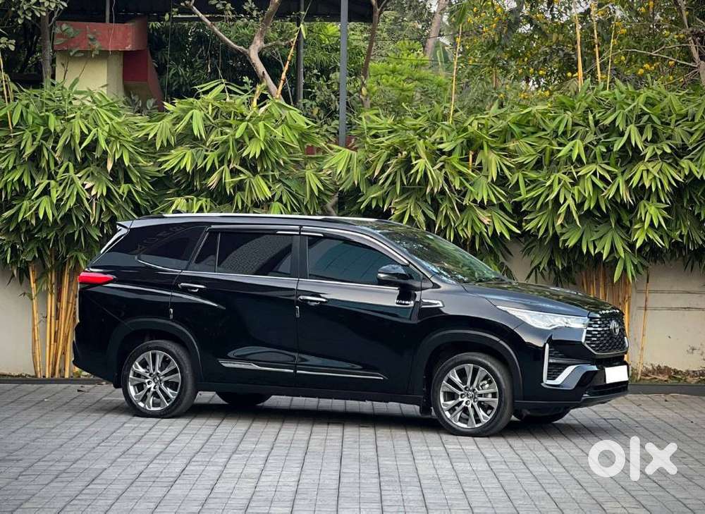 Toyota Innova Hycross 2.0 Zx Hybrid 7 Str, 2023