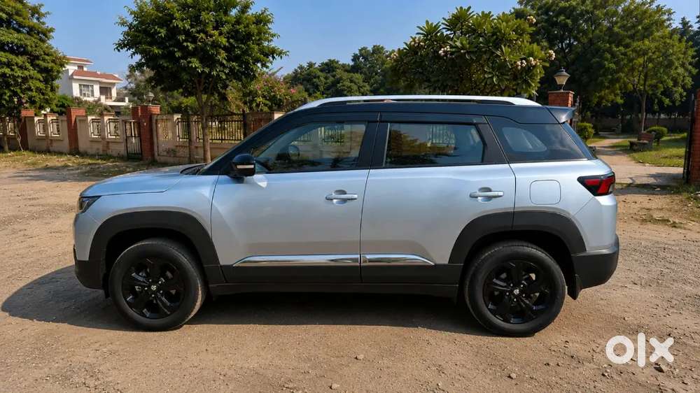 Maruti Suzuki Brezza 2022 Petrol With Sunroof 7000 Km