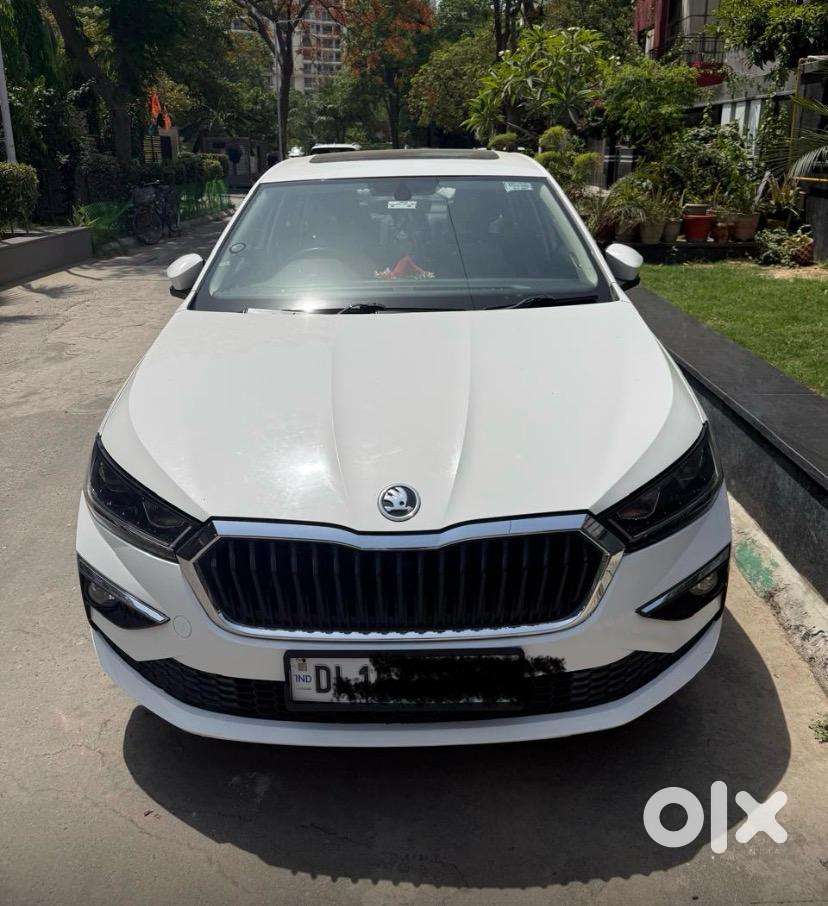 Skoda Slavia Ambition 1.0l Tsi At, 2022, Petrol