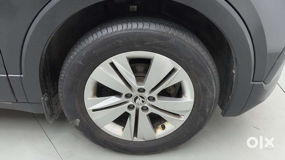 Skoda Kushaq 1.0 Tsi Ambition, 2023, Petrol