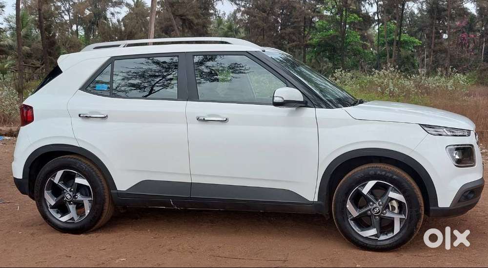 Hyundai Venue 2020 Petrol Well Maintained