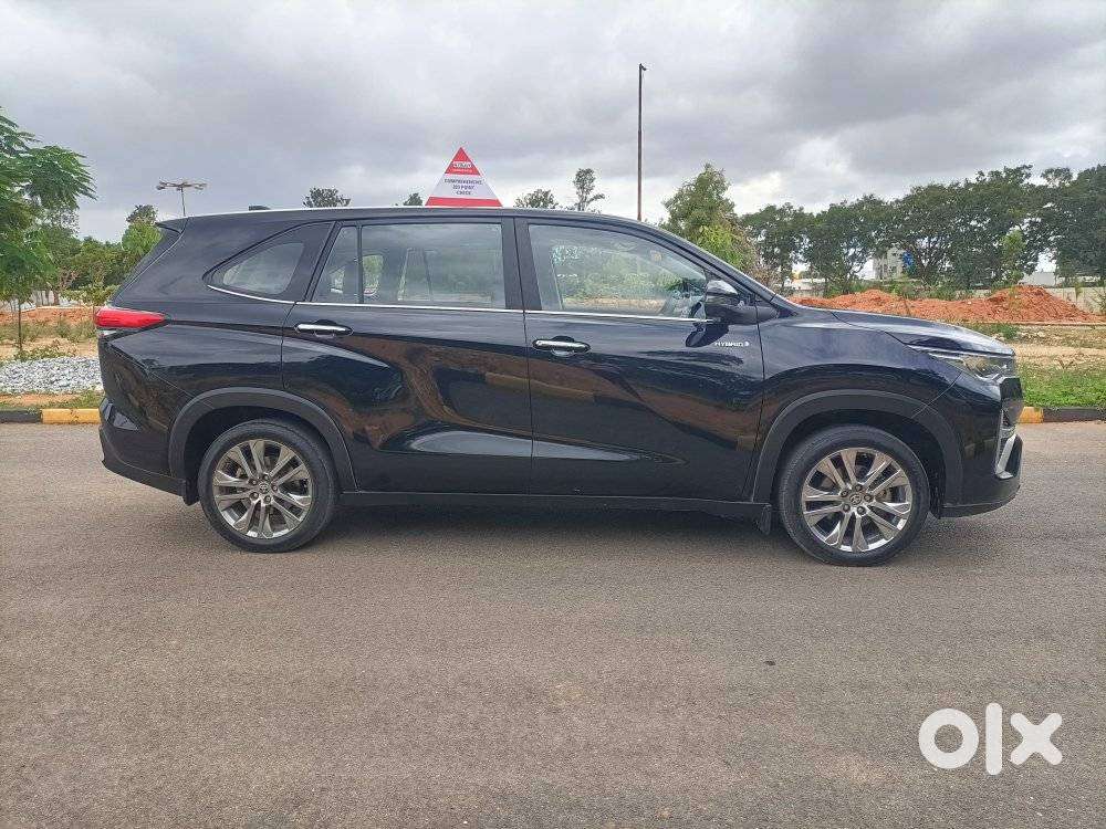 Toyota Innova Hycross 2.0 Zx Hybrid 7 Str, 2024, Petrol
