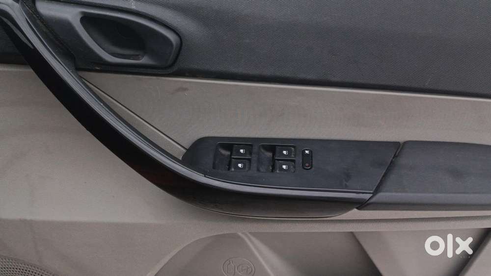 Tata Tiago 1.2 Revotron Xm, 2017, Petrol