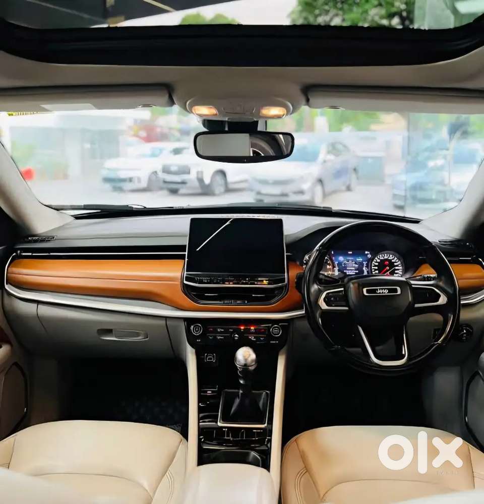 Jeep Compass 2.0 Limited  With Penoromic Sunroof