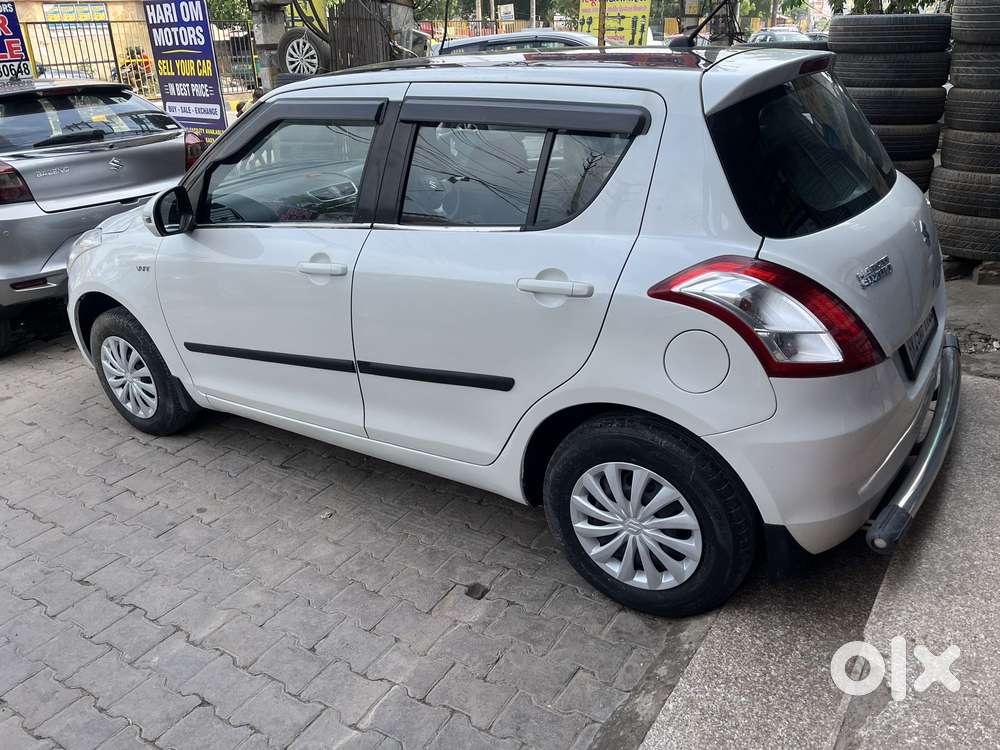 Maruti Suzuki Swift Vxi + Manual, 2017, Petrol
