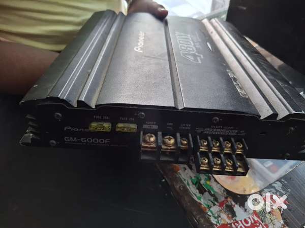 Car speaker nd Base tube And amp 4 chenal