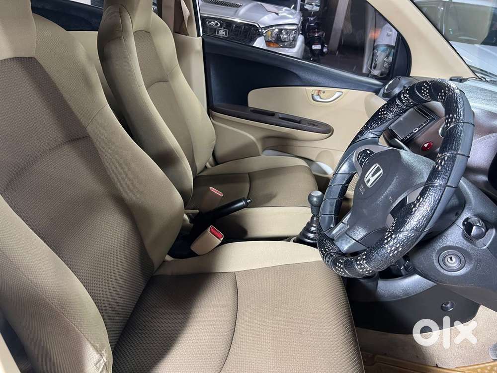 Honda Brio V Mt, 2012, Petrol
