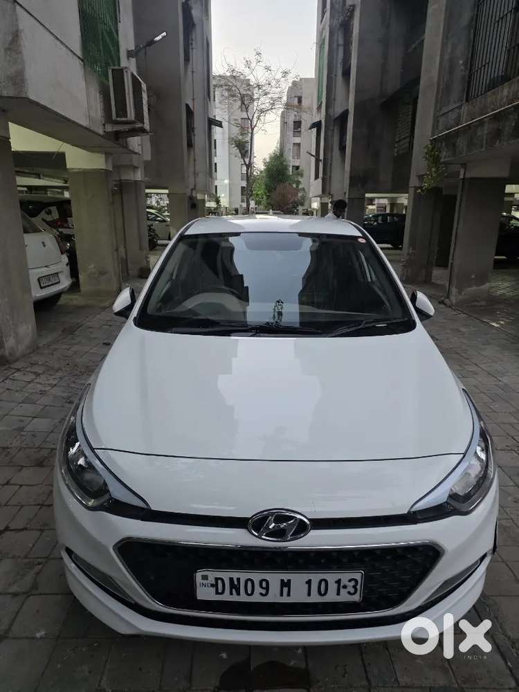 Hyundai Elite I20 2017 Petrol 166000 Km Driven
